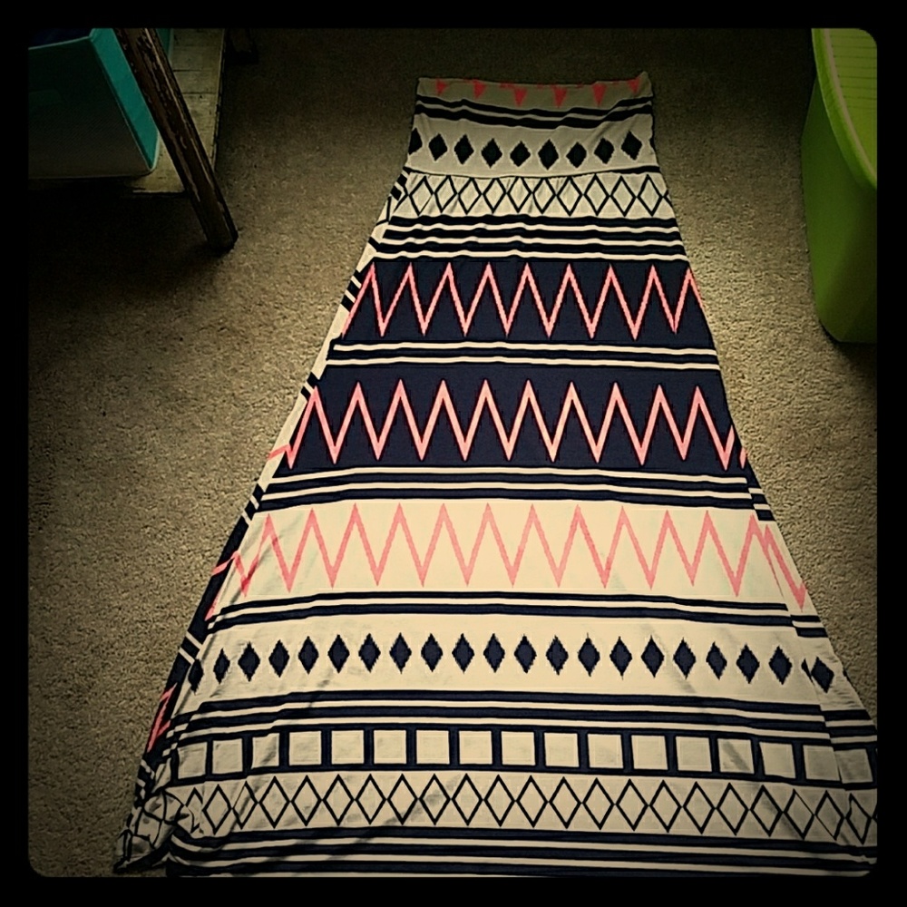 Chevron Pattern Maxi Skirt